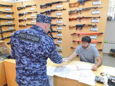 Жители Кабардино-Балкарии могут сдать незаконно хранящееся оружие за денежное вознаграждение