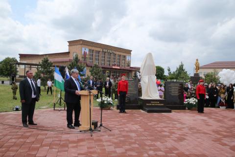 Глава КБР Казбек Коков принял участие в открытии памятника Герою России Тимуру Тамазову