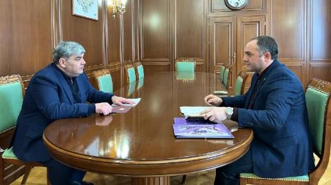 Глава КБР Казбек Коков провёл рабочую встречу с министром по делам молодёжи КБР Азаматом Люевым